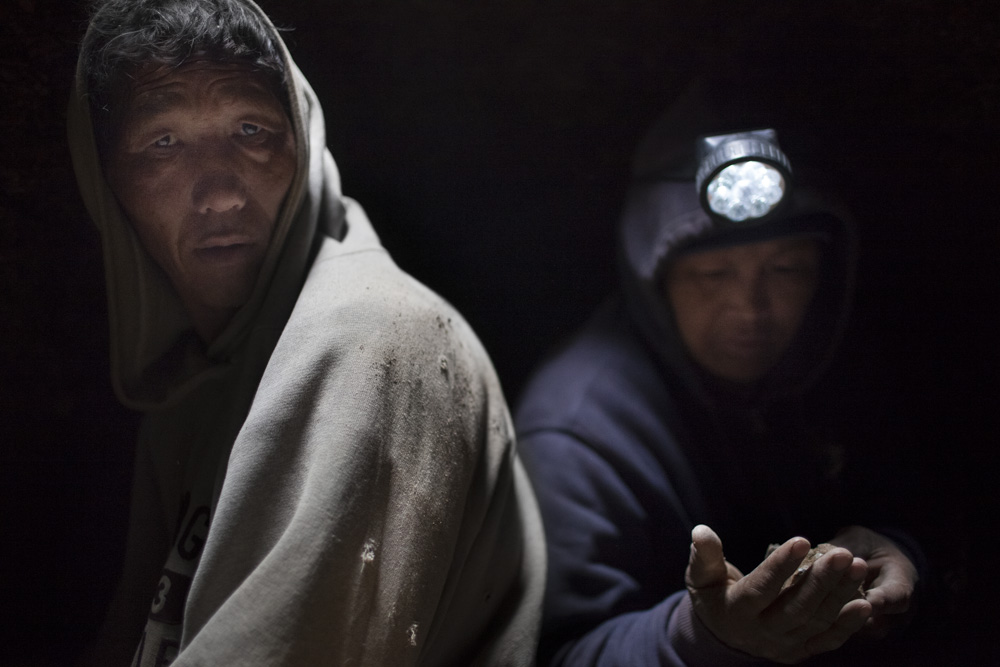 Ninja Miners Gold Mongolia - copyright 2013 Sven Zellner/Agentur Focus